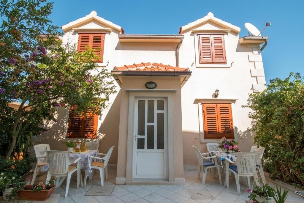 Apartments Longo Supetar Exterior photo