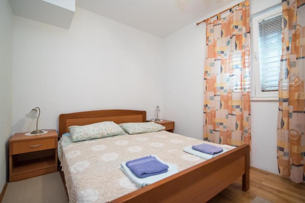 Apartments Longo Supetar Exterior photo