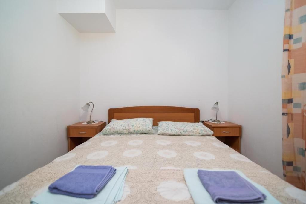 Apartments Longo Supetar Exterior photo